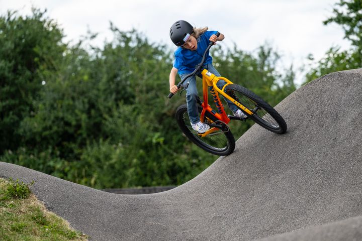 マリン MARIN25 ALCATRAZ 24 COMP(アルカトラズ) 24型 YELLOW FEDE