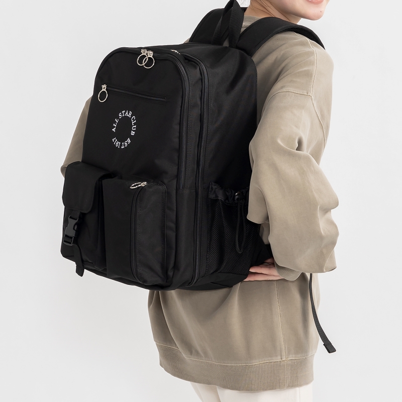 未使用　EASTPAK　レア　コンバースコラボ　ブラックリュック コンバース コラボ2ポケットリュック ブラック(アイボリーロゴ