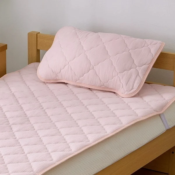腰痛対策　寝が入りサポート　敷パッド　ダブルサイズ　ピンク系 ホームコーディ 綿三重ガーゼ敷パッド ダブル ピンク | 【公式】イオン