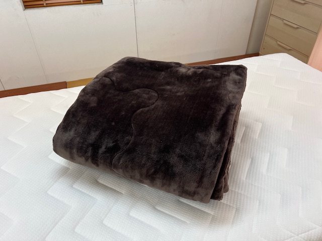 吸湿発熱・蓄熱 わた入り毛布 ブラウン | 【公式】イオン九州